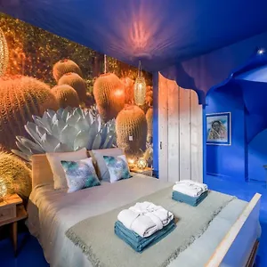 Appartement Luxury Jardin Majorelle Paris Orly Avec Jacuzzi, Vigneux-sur-Seine